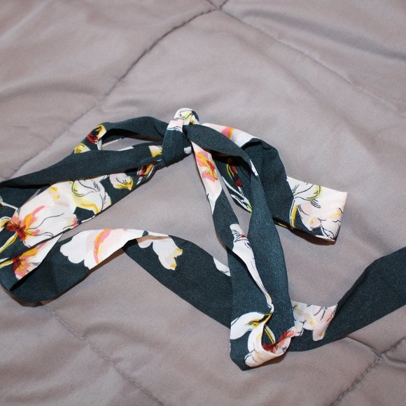 Floral Paper Bag Shorts - Picture 3 of 4